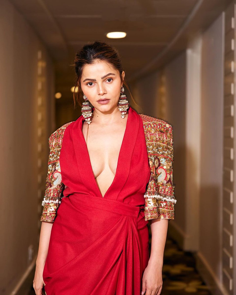 bombaytimes's tweet photo. 'Ruby Red or Ruby in Red', asks @RubiDilaik
What's your pick #RubinaFam?  

#RubinaDilaik #rubinadilaik #RubiHolics #RubiNav https://t.co/lv9lqPs2CZ