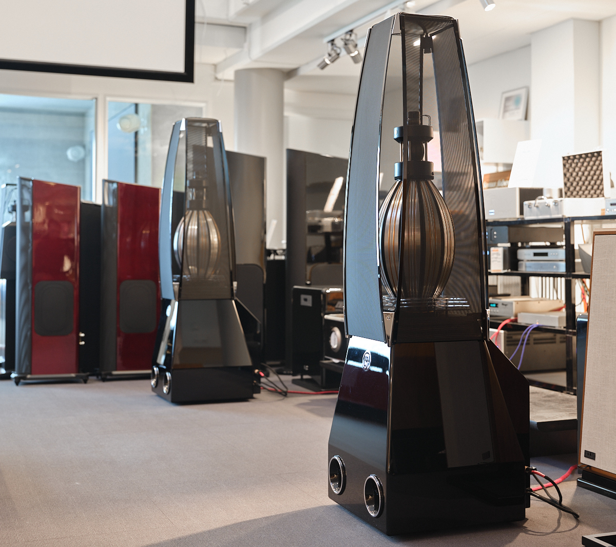 MBL_Germany's tweet photo. From our dealer in Stockholm #AudioConcept:
"After many years with a slightly smaller MBL loudspeaker, the time has come to upgrade to MBL 101 E MK II. "
#mblgermany #Stockholm #hifi https://t.co/ff5Ht2l5i4