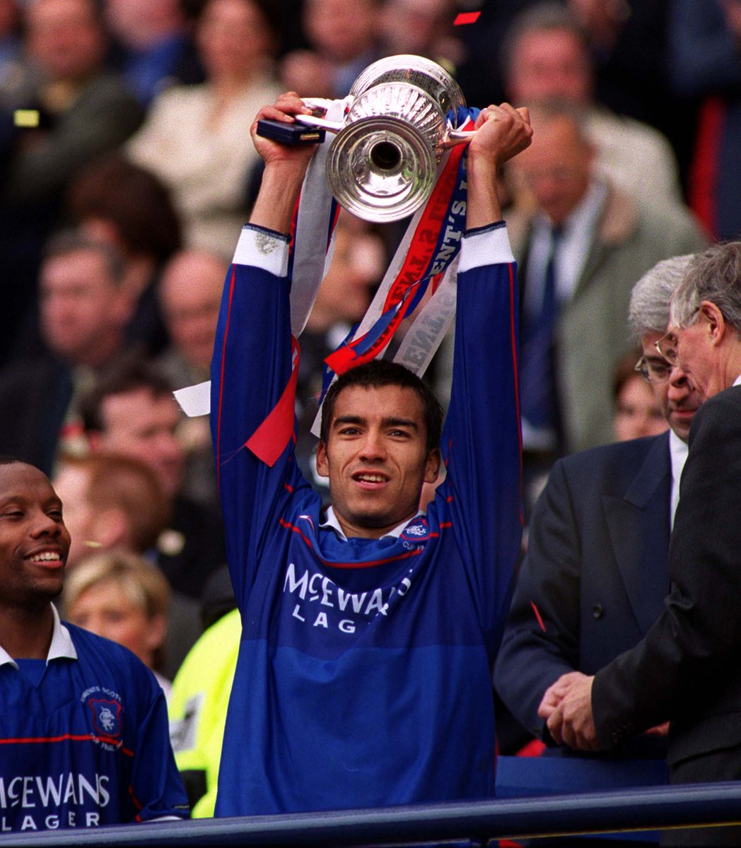 RangersFC's tweet image. 💙 Happy birthday to our former player and manager, Giovanni van Bronckhorst.