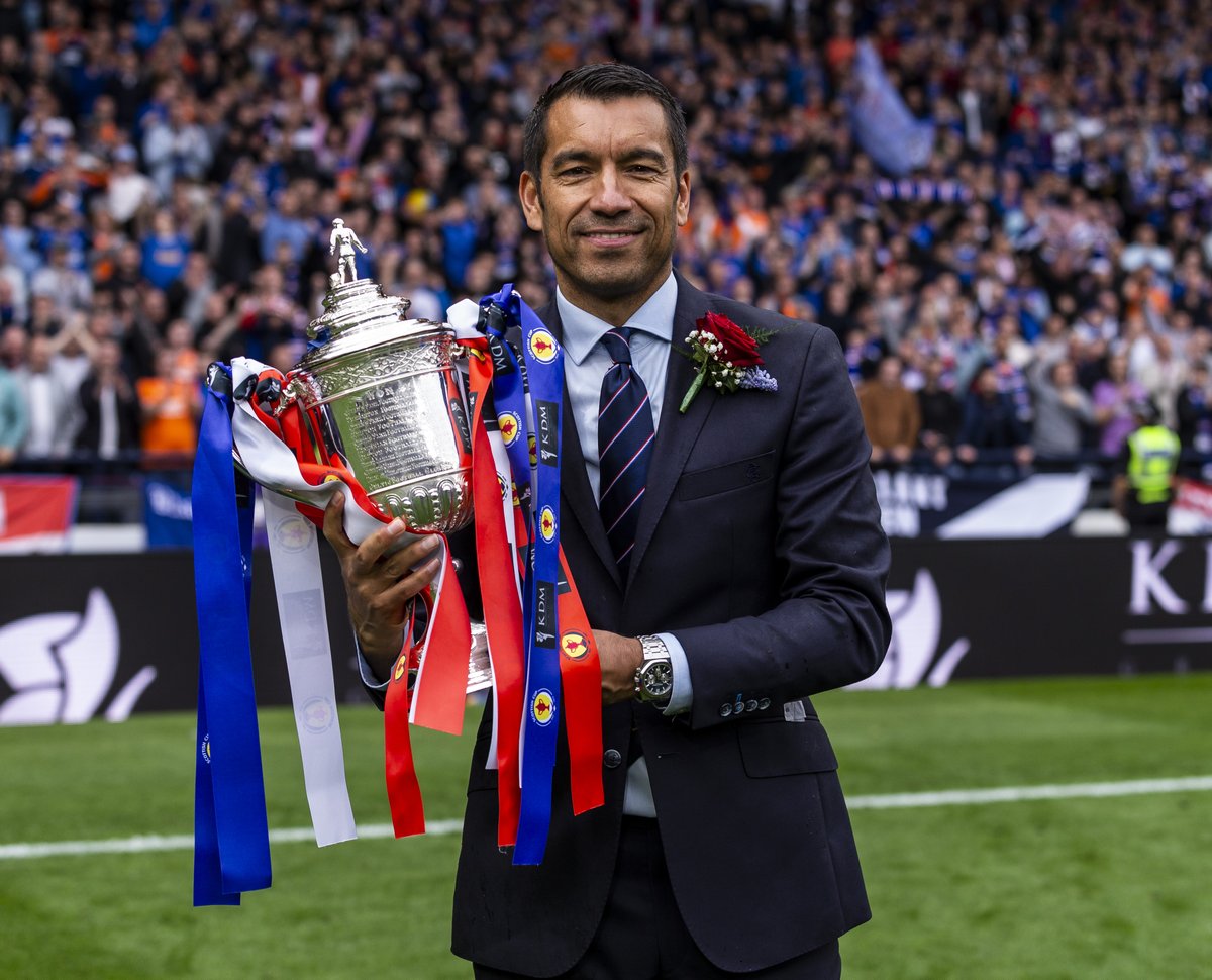RangersFC's tweet image. 💙 Happy birthday to our former player and manager, Giovanni van Bronckhorst.