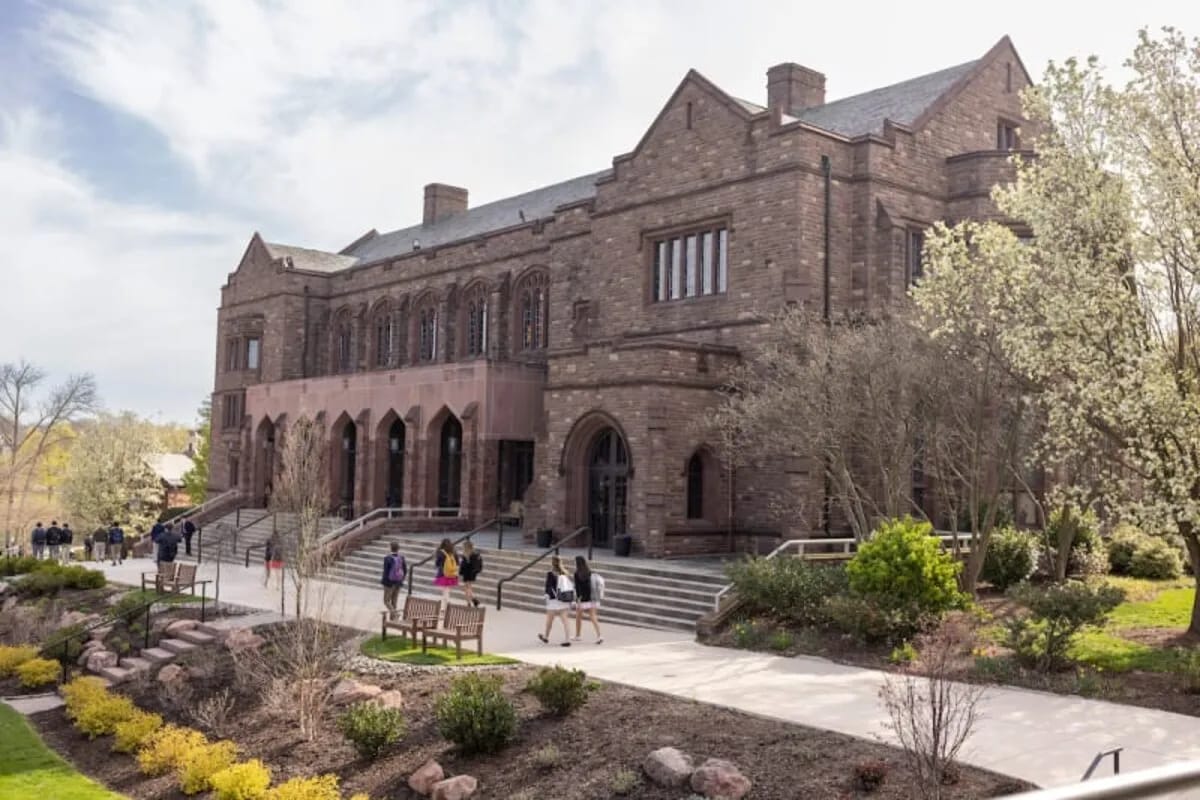 oneindiagujarat's tweet image. દુનિયાની ટૉપ-10 સૌથી મોંઘી સ્કૂલો, ફી જાણીને ઉડી જશે હોશ

More Details: gujarati.oneindia.com/photos/top-10-…

#costliestschools #costliest #schools #photos #world #OneindiaGujarati