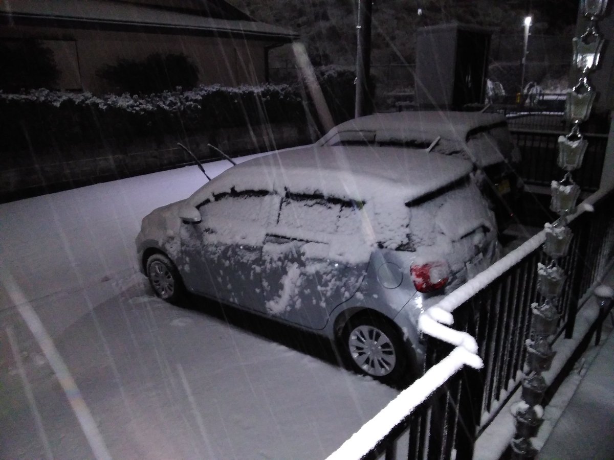 csy045's tweet photo. 大雪警報発令中で、お客様には大変ご迷惑おかけしております。ラボの前も大変な事に…。
#セラスタ #歯科技工  #セラミックスタジオ #大雪警報 https://t.co/2OyMHY3NpS