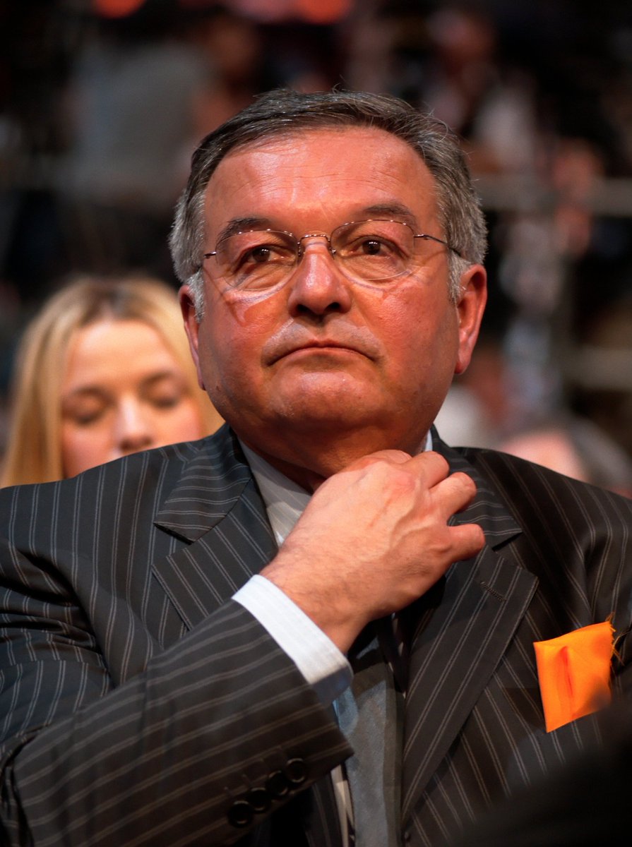 ⚡🇨🇵FLASH - L'ancien ministre de la Justice Michel #Mercier, déjà condamné pour détournement de fonds publics et pour avoir octroyé des emplois fictifs à sa femme et à une de ses filles, vient d'être à nouveau condamné cette fois pour complicité de détournement de fonds dans