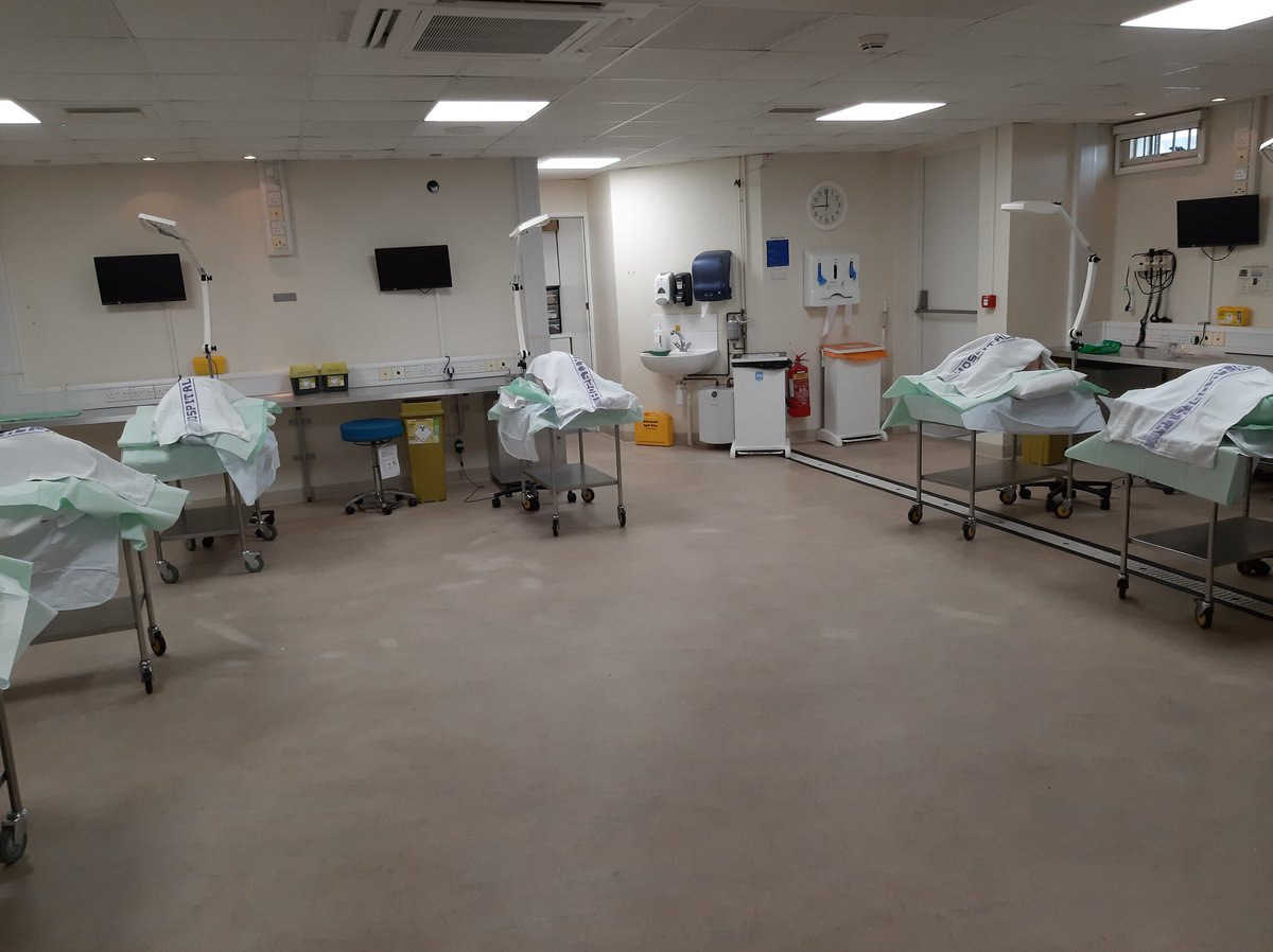 NUH_CS's tweet photo. The National Repository team are supporting the Disorders of the Diaphragm and Chest Wall East Midlands Cardiothoracic Deanery course today. The course uses porcine tissue for the candidates to practice these vital skills. https://t.co/fQmXeuEFgK