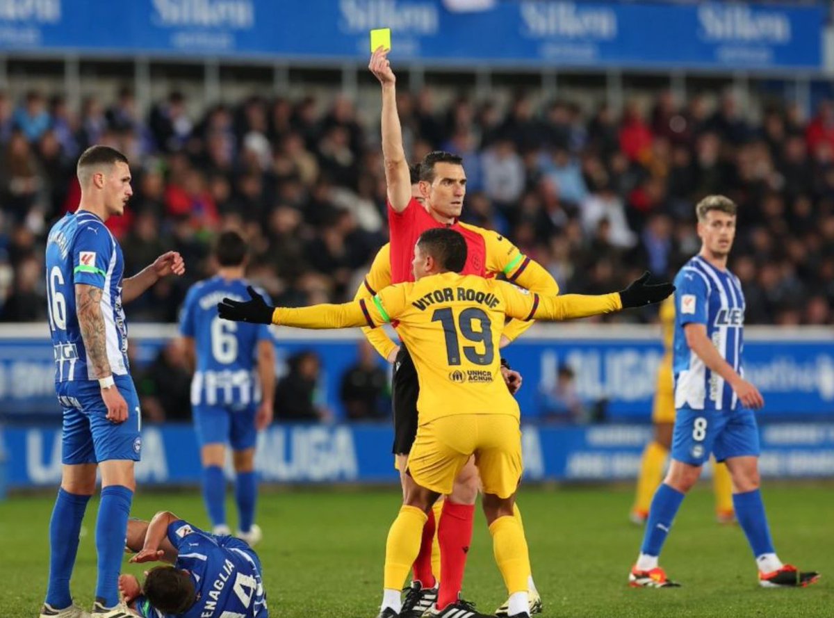 El Fútbol Club Barcelona denuncia que solo por haber sobornado durante veinte años a los árbitros ahora le pitan en contra: buff.ly/4bqyWmr
