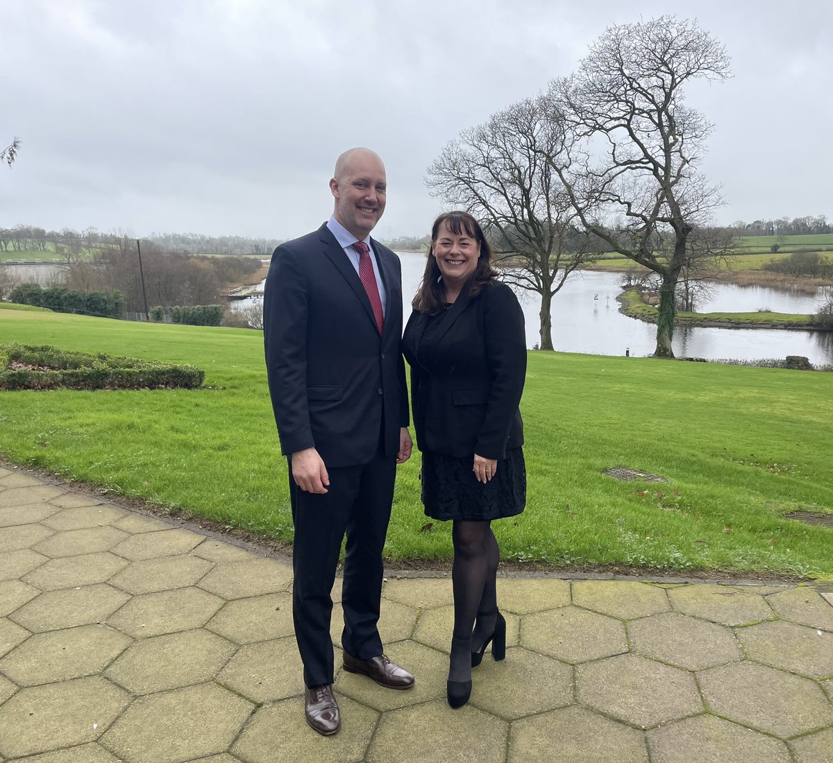 I started a busy week by welcoming US Counsel General James Applegate to Fermanagh South Tyrone this morning. Tourism, the economy, infrastructure and Palestine were among some of the things we discussed.