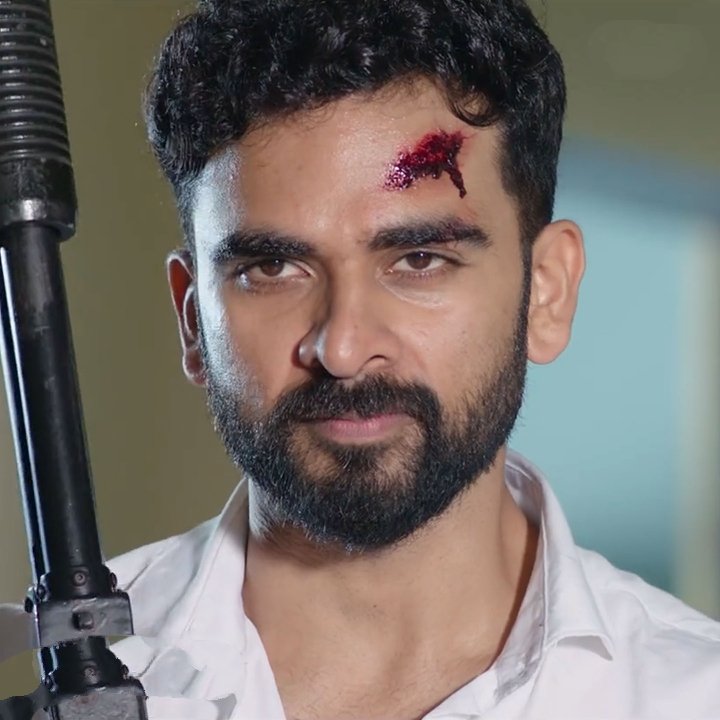Many appreciating #AshokSelvan for his films like #Thegidi, #SNSM, #OMK, #SabaNayagan, #PorThozil, #BlueStar, #NOV, #KoothathilOruvan 

But all of us missed to celebrate this gem #ManmadhaLeelai ❤️

A great adult comedy. Watch it if you haven't already. Streaming on @ahatamil