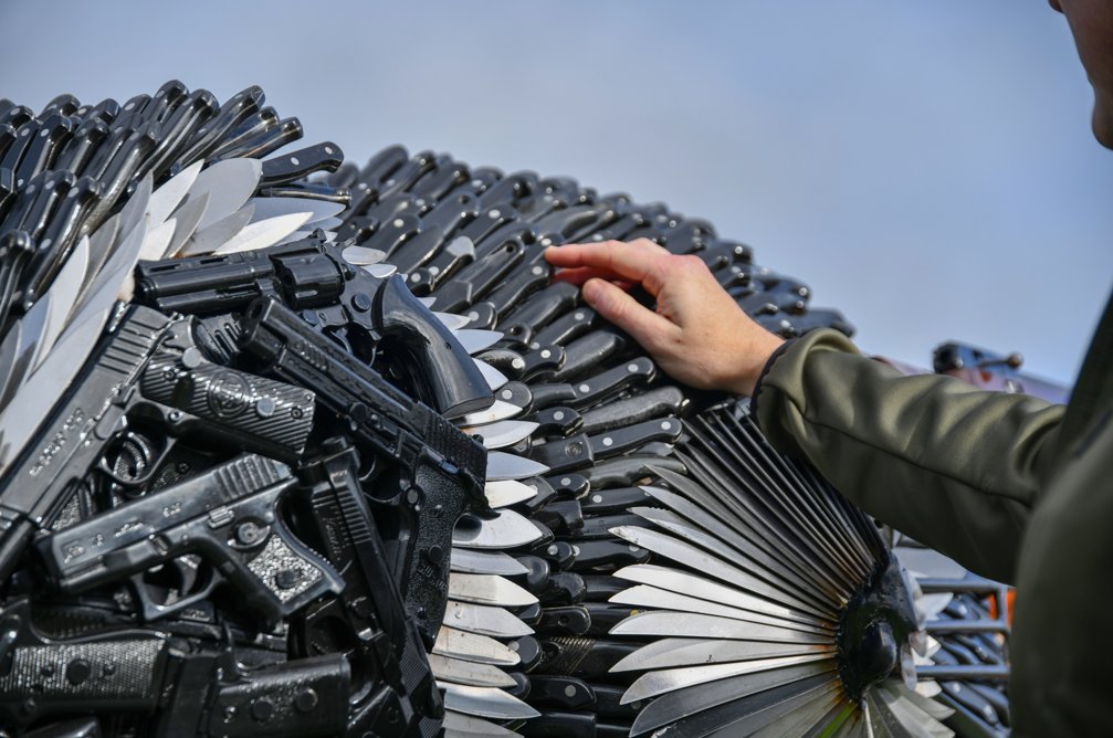 Bee Fearless - A thought-provoking sculpture is making a beeline for Gloucester from 16 – 20 February to spark discussions with young people about the dangers of weapons and violence, and to encourage people to become active bystanders 🐝 Find out more - gloucesterbid.uk/bee-fearless/