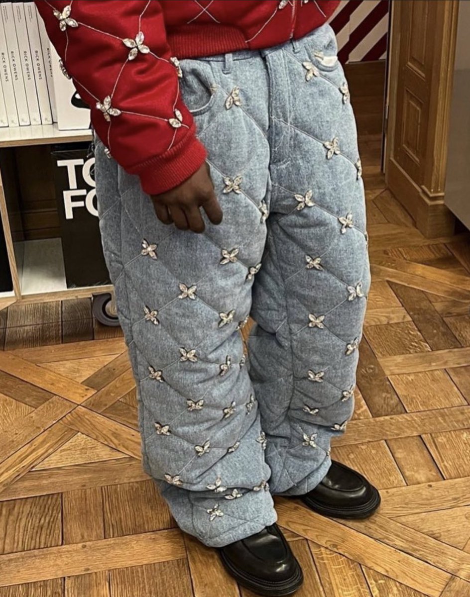 Burna Boy in 3.Paradis FW24!!🖤