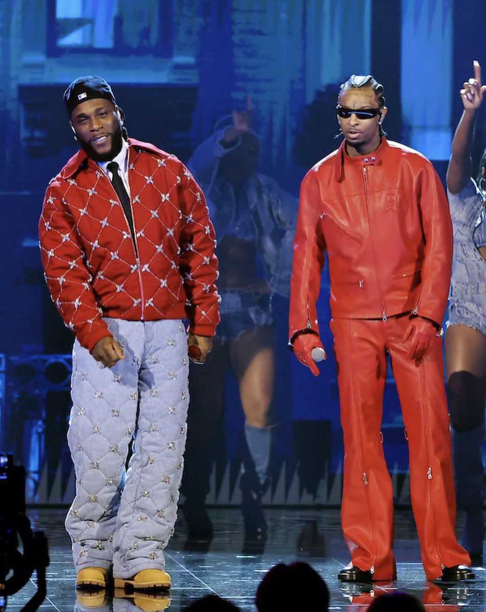 Outlander Magazine tweet media