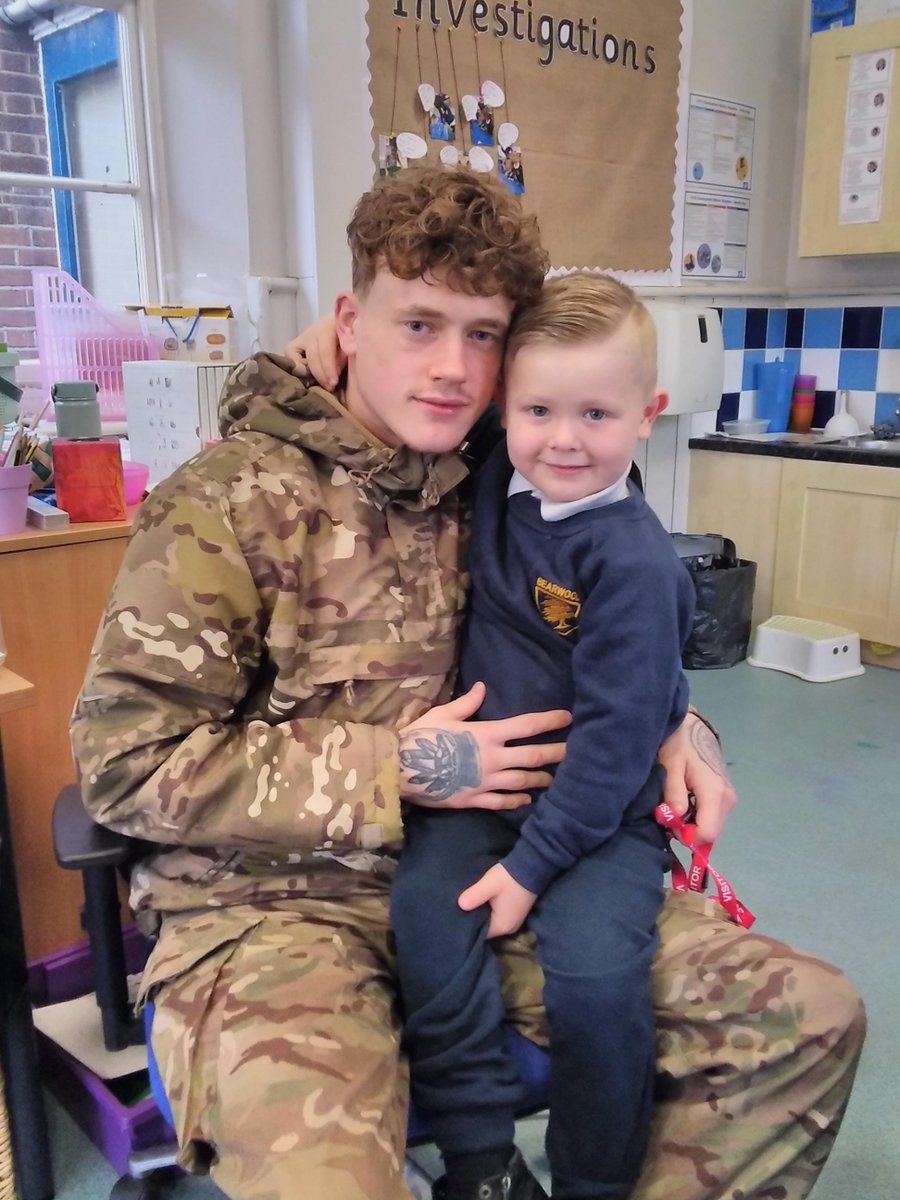 bearwoodprimary's tweet photo. This week Reception have learned all about real life superheroes. We had visits from Warner the guide dog and his owner Mrs Weaver, the Health Advisor Nurse who took our height and weight measurements and Reign's Dad Keiron who is in the army. https://t.co/szPxrr1r6w