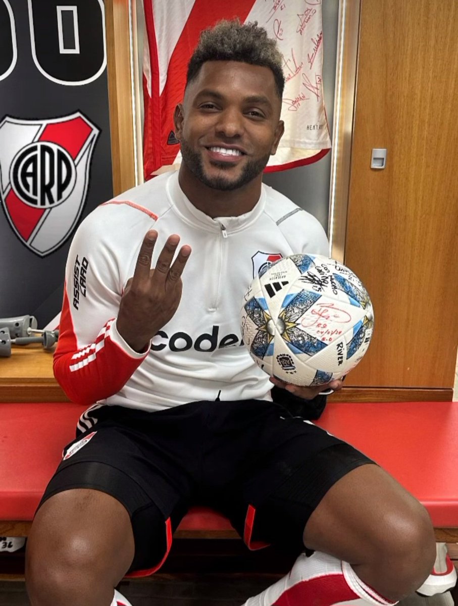 RiverLPM's tweet photo. ¡Buena semana, punteros! ⚽️⚽️⚽️ https://t.co/bewp0FKub0
