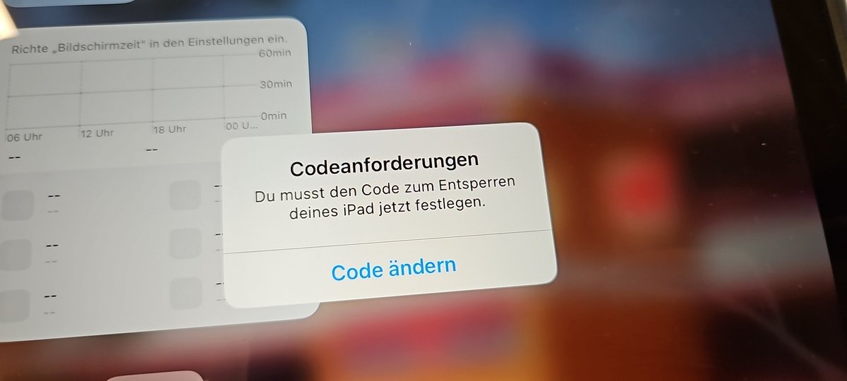 Unsere Lehrer-iPads verlangen plötzlich alle einen Code.
Finde in der #JamF keine Einstellung, um das zu deaktivieren. 
Jemand eine Idee? Danke!
#apple #ipad #twlz #edubw #code