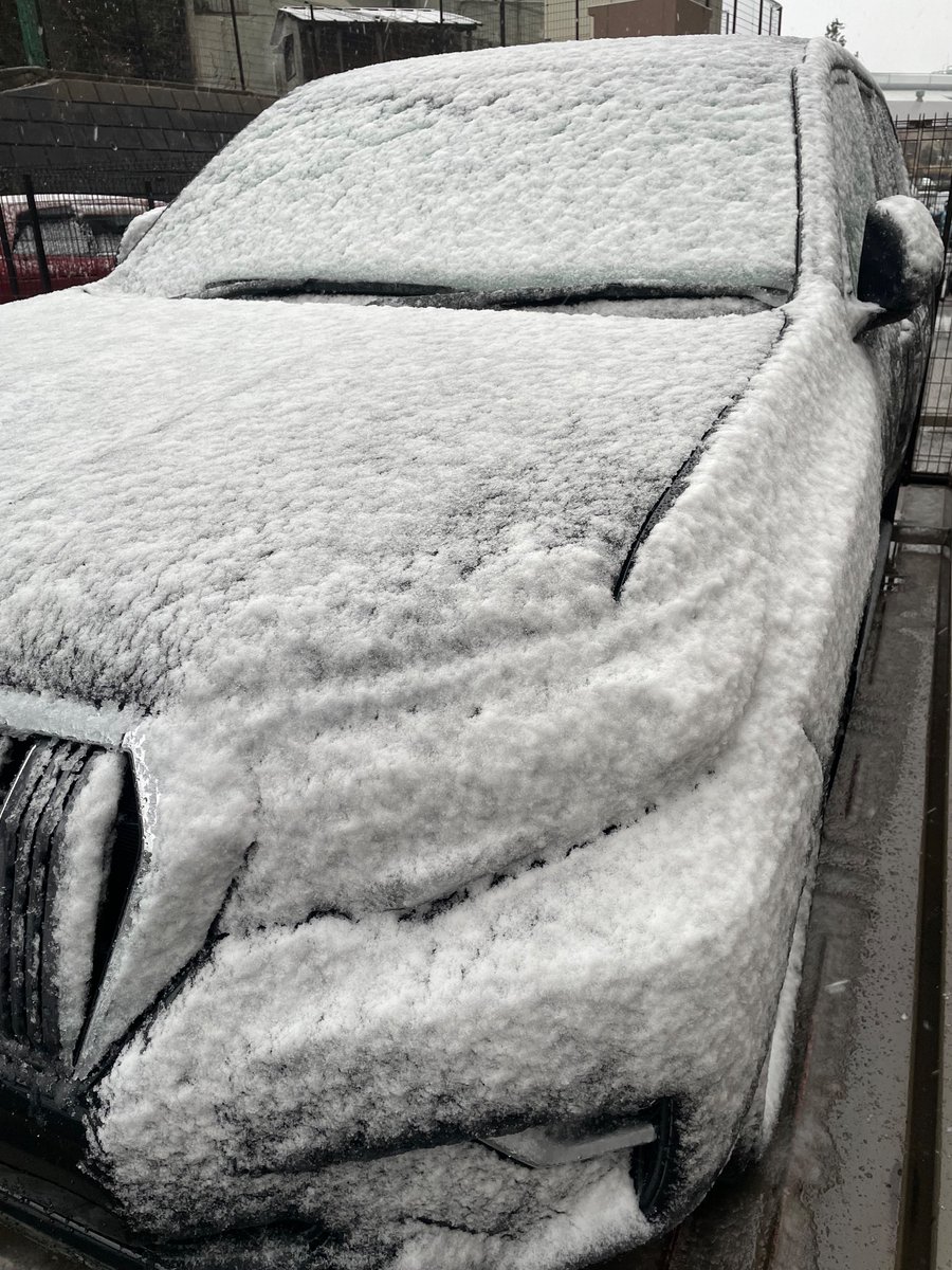 IsazoxCarLife's tweet photo. 雪なう https://t.co/wkfr6gAtBH