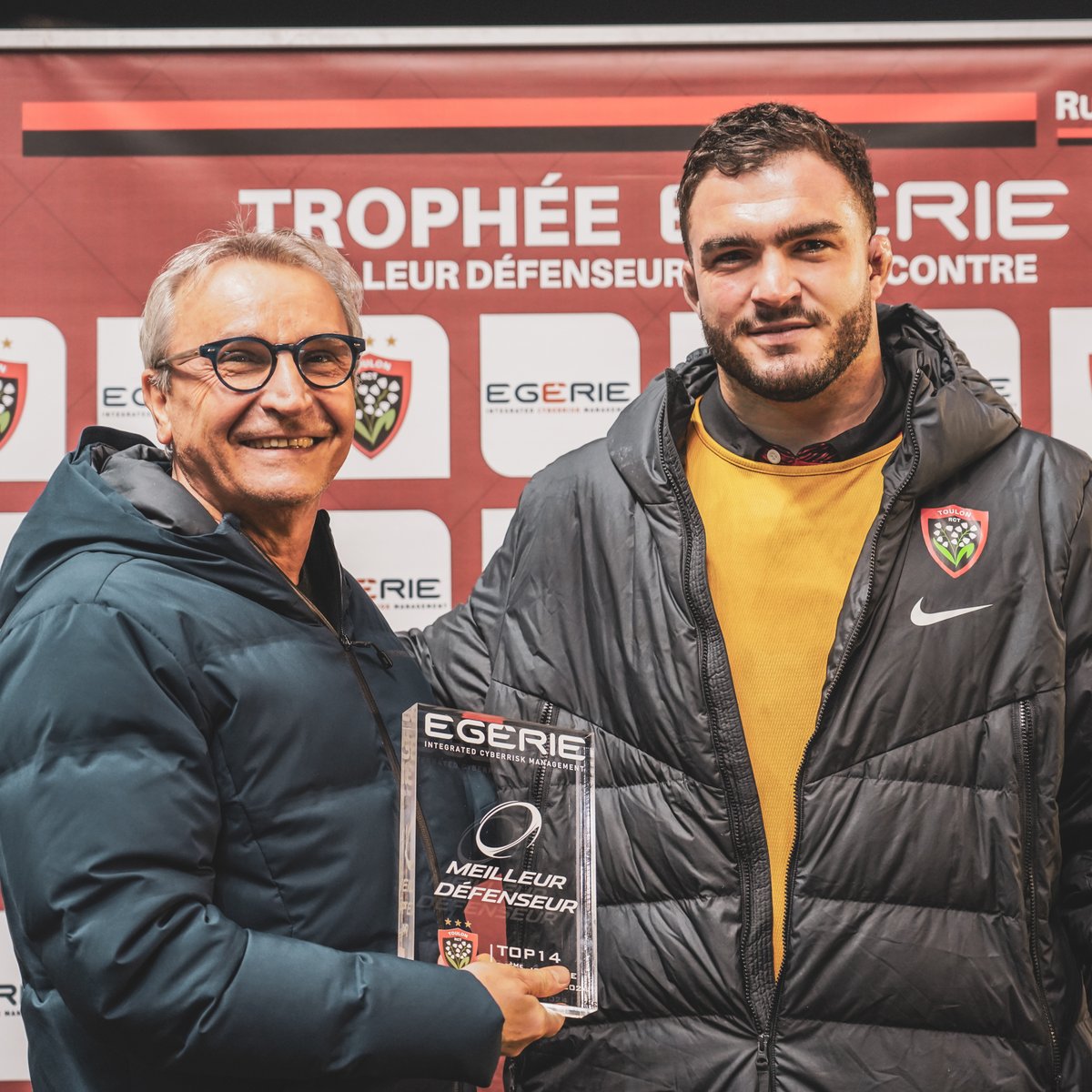 En tant que meilleur défenseur du match #RCTUBB, 𝐓𝐞𝐝𝐝𝐲 𝐁𝐚𝐮𝐛𝐢𝐠𝐧𝐲 a reçu son Trophée @EGERIEsoftware ce dimanche à Mayol ! 💥