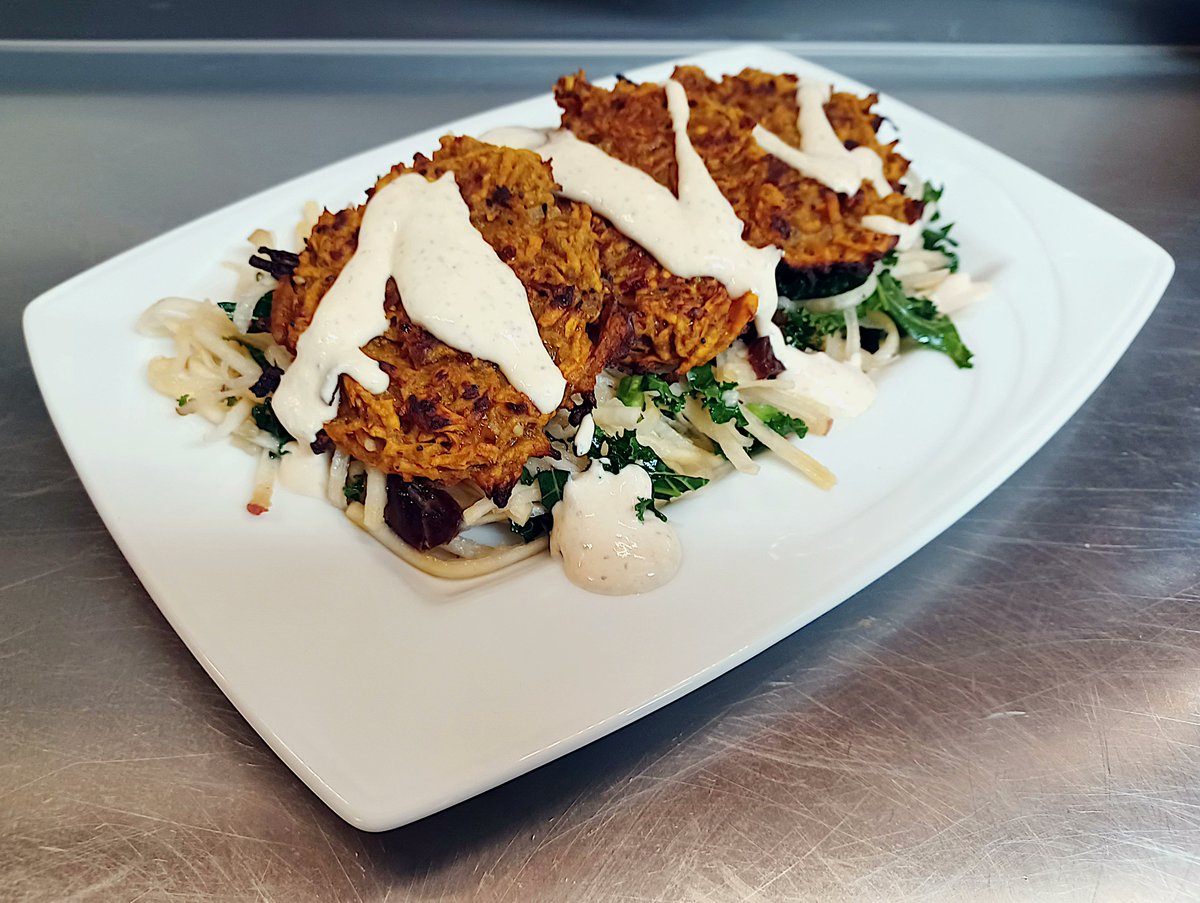 SeasonedCooking's tweet image. Baked Sweet Potato Fritters: A fun and versatile #vegetarian dish can play the role of entree, side dish, or snack - depending on how you dress it up! #SweetPotatoes get some since in this easy #fritter recipe that will become a cold weather favorite. seasoned.com/blog/2024/02/b…