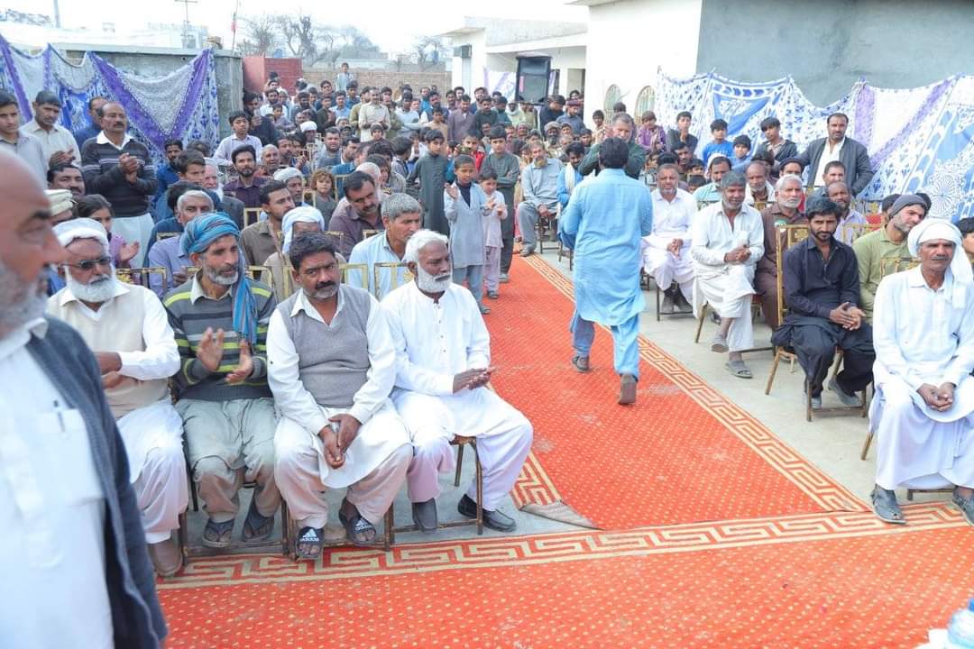PTISPOfficial's tweet photo. امیدوار پاکستان تحریک انصاف #PP228 کیپٹن عزت جاوید اور سابق ضلعی صدر میاں شفیق آرائیں کی فاروق خان نیازی کی جانب سے منعقدہ سیاسی پروگرام میں شرکت۔
#ووٹ_ڈالو_خان_نکالو https://t.co/6zfiKQ5I5x