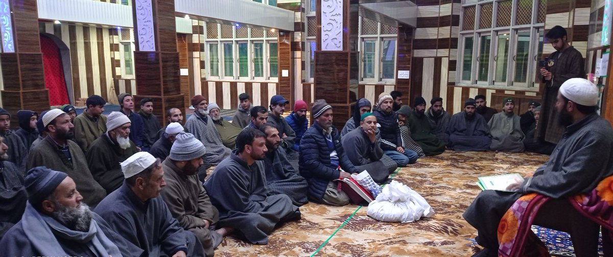 Hire_Anonymous's tweet photo. Nikkah majlis held in masjid e tawheed today after magrib prayers.
Promote the simple nikkah in society and make the evil free society.👥

#Sunnah      #HalalWay #PromoteNikkah          #NikkahMajis https://t.co/Qp6Vmkrb3F