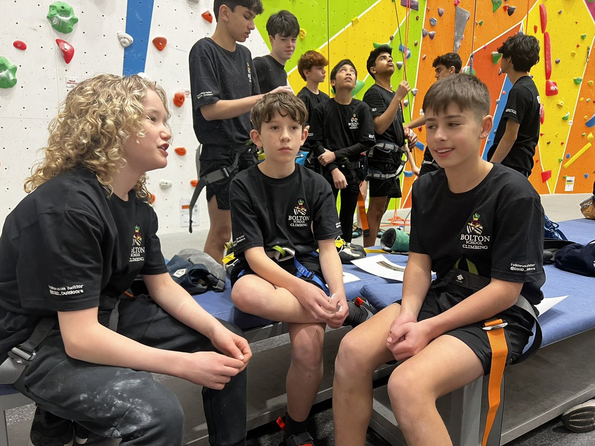 Boys waiting their turn discussing the routes and moves they are going to be making @SummitUpClimb competition @Philip_Britton @nfordteacher @BSBDSport