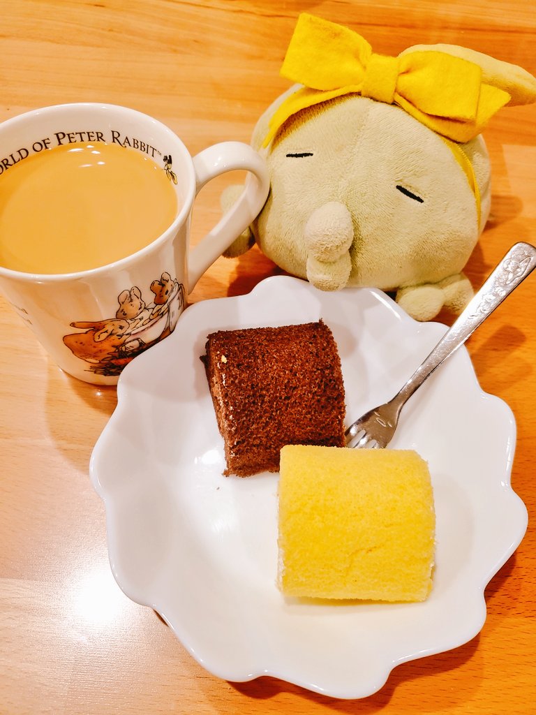 最近のおやつ!
お義父さん特製の珈琲と美味しい甘味に、ゴクリンもにっこり笑顔☺ 
