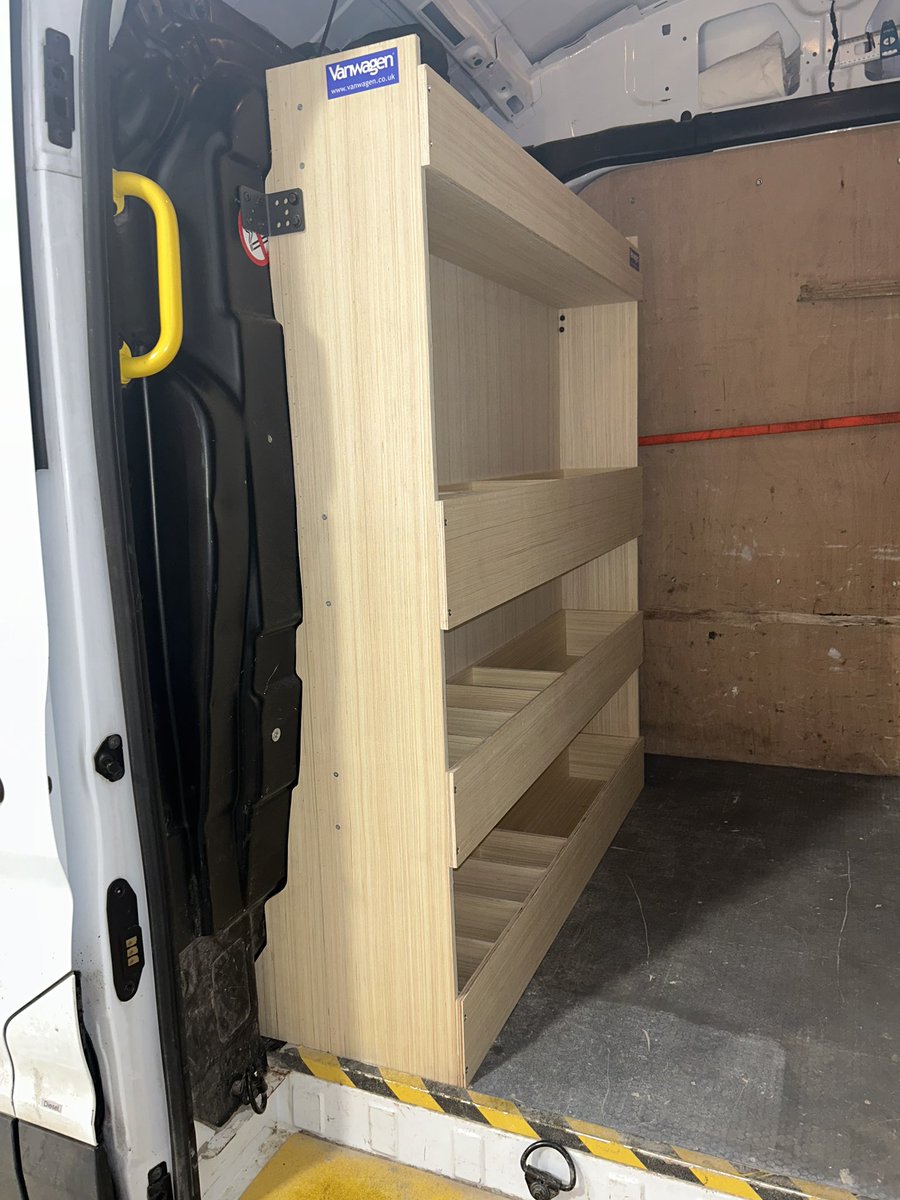 vanwagenuk's tweet photo. Bespoke ply shelving designed and installed for a roadside sign fitters van.
Guy was over the moon with the finished product ☺️

#customercare #vanwagen #VanShelving #VanLife #FordTransit https://t.co/EjL3z9cudX