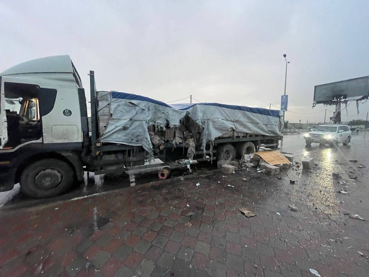 MuhammadSmiry's tweet photo. Even the UN aid was bombed by lsrael in Gaza https://t.co/hP28B6GJe3