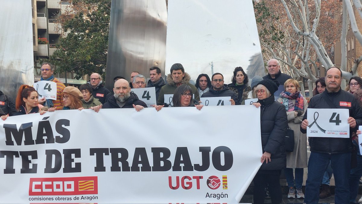 CCOOAragon's tweet photo. ⚫Acabamos de empezar el año, y en solo un mes y cinco días hay ya en #Aragón 4 personas muertas en el #Trabajo, en #Accidente laboral.

4⃣El último, este #Sabado en @LaPueblaDeHijar en #Teruel por una caída desde 14 metros.

3⃣Y esa misma madrugada fallecía en la UCI otro trabajador al que unos días antes, en Zuera, #Zaragoza, le habían caído 9 palés encima.