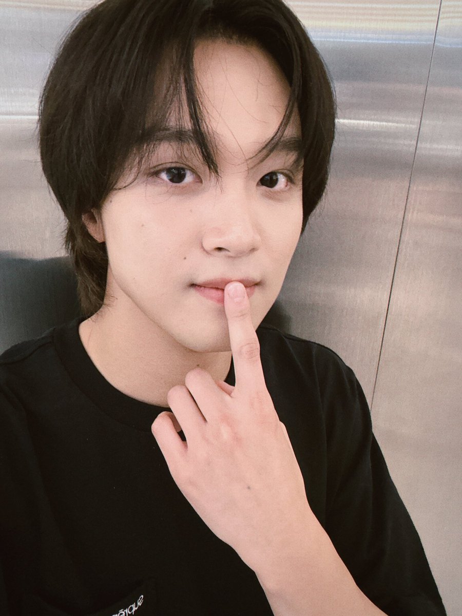 HAECHAN BBL 🐻💌

*📸*
“today’s haechanie”