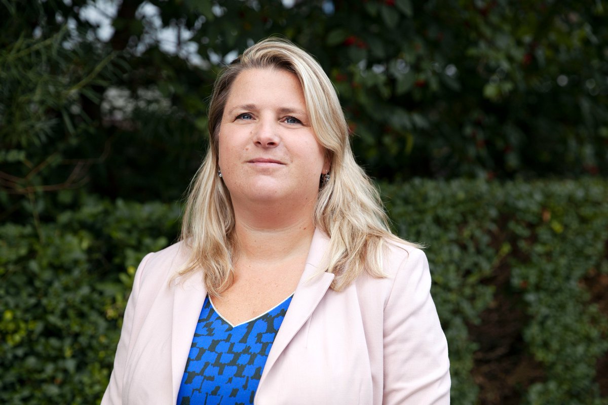 "Geriatrische revalidatie moet slimmer worden vormgegeven", stelt bijzonder lector Marije Holstege. In haar lectorale rede op 7-3 legt zij uit hoe geriatrische revalidatie er het beste uit kan zien om ouderen langer gezond thuis te laten wonen.
Meer: skipr.nl/nieuws/geriatr…