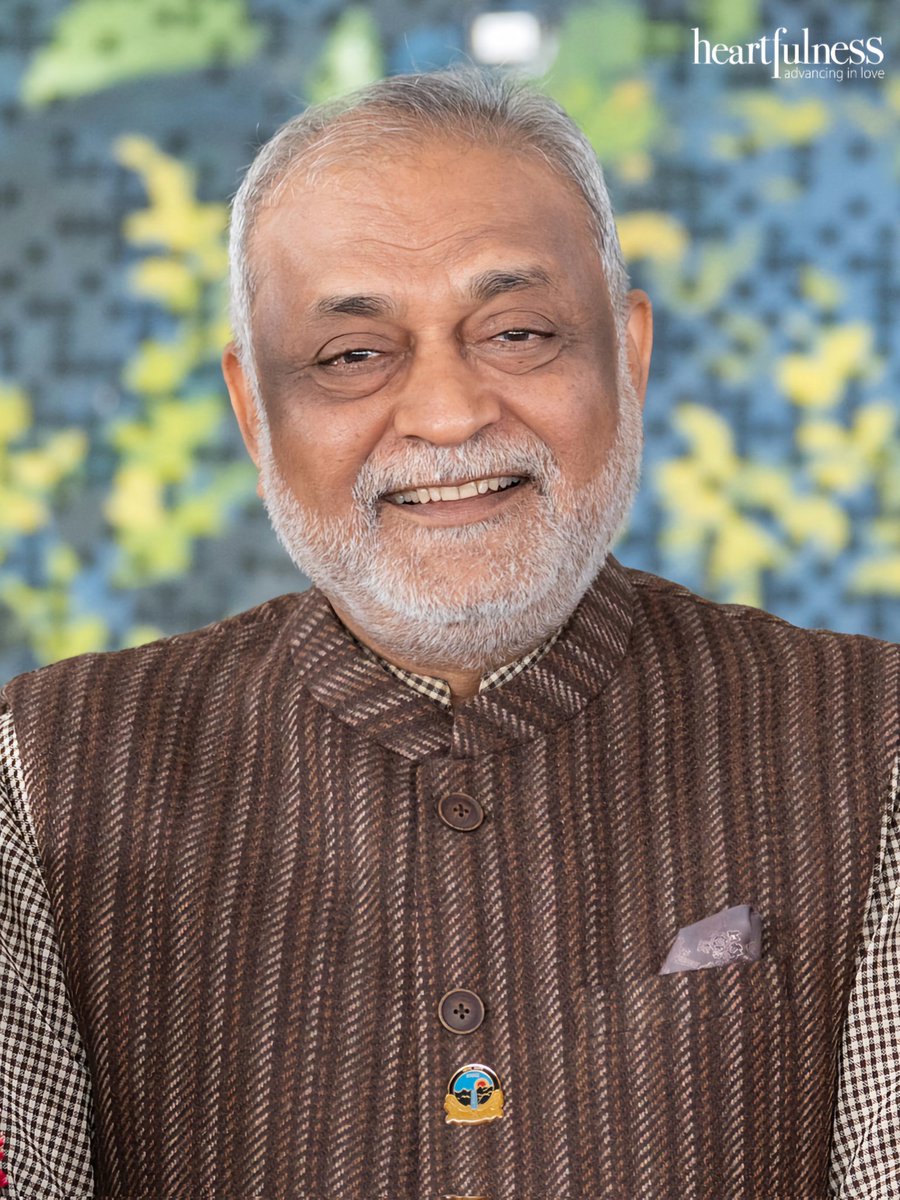 hindihfn's tweet photo. दाजी के नाम से विख्यात कमलेश पटेल एक प्राचीन परम्परा के मौलिक और सशक्त हस्ताक्षर हैं। उनकी शिक्षाएँ सिर्फ सुनी-सुनायी या पढ़ी-पढ़ाई नहीं हैं। ये शिक्षाएँ हार्टफुलनेस के मार्ग पर चलते हुए उनके व्यक्तिगत अनुभवों से होकर आती हैं।
@kamleshdaaji
#HeartfulnessGuide #Daaji https://t.co/jdLTE1hmMu