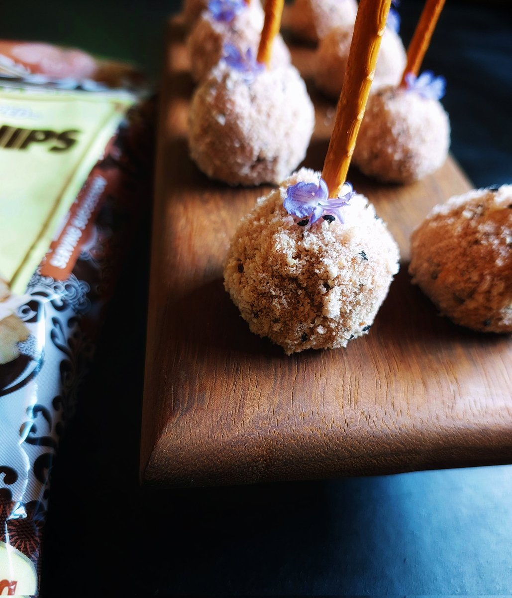 GreshamMadhan's tweet photo. @Ndashfood @tasticricesa Rice Chip Pops @Ndashfood? Mouthwatering cheesy chicken baked pops drenched in @tasticricesa BBQ Chips that I blended to form a coating, what a treat #HealthyLivingChallenge #TasticWholeGrainRice #PerfectEverytime #MoreInEveryPot ♥️ https://t.co/0PFOwjbEFB