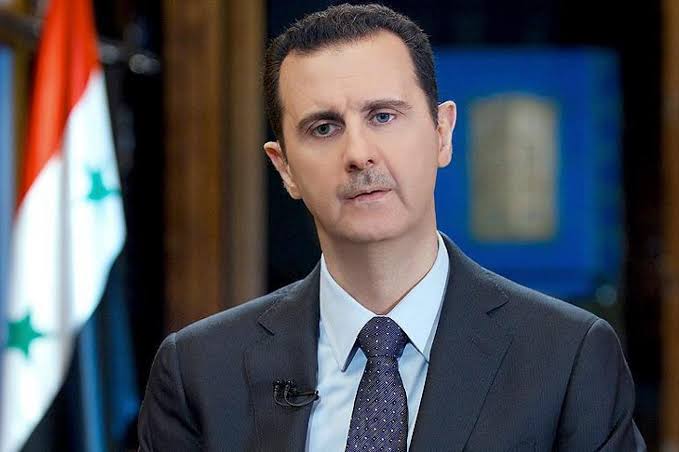 İç savaşın bittiği Suriye'de Suriyeli işçi bulamayan Suriye Devlet Başkanı Esad'ın Türkiye'deki Suriyelilere 12 kez üst üste yaptığı dönün çağrısı, yine yanıtsız kaldı.

Esad'ın bu açığı kapatmak için Suriye'ye Türk işçileri davet edeceği iddia ediliyor.