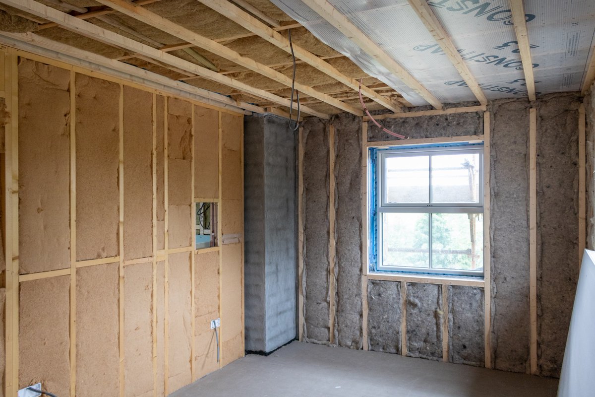 ecologicalbuild's tweet photo. Installing #naturalinsulationย creates healthier, warmer, more comfortable buildings. With options including #hemp,ย #jute,ย #woodfibre, #sheepswool and #cellulose, thereโs a product available to meet the requirements of every project. https://t.co/rIs8anXDeW https://t.co/1aweMlGVzD