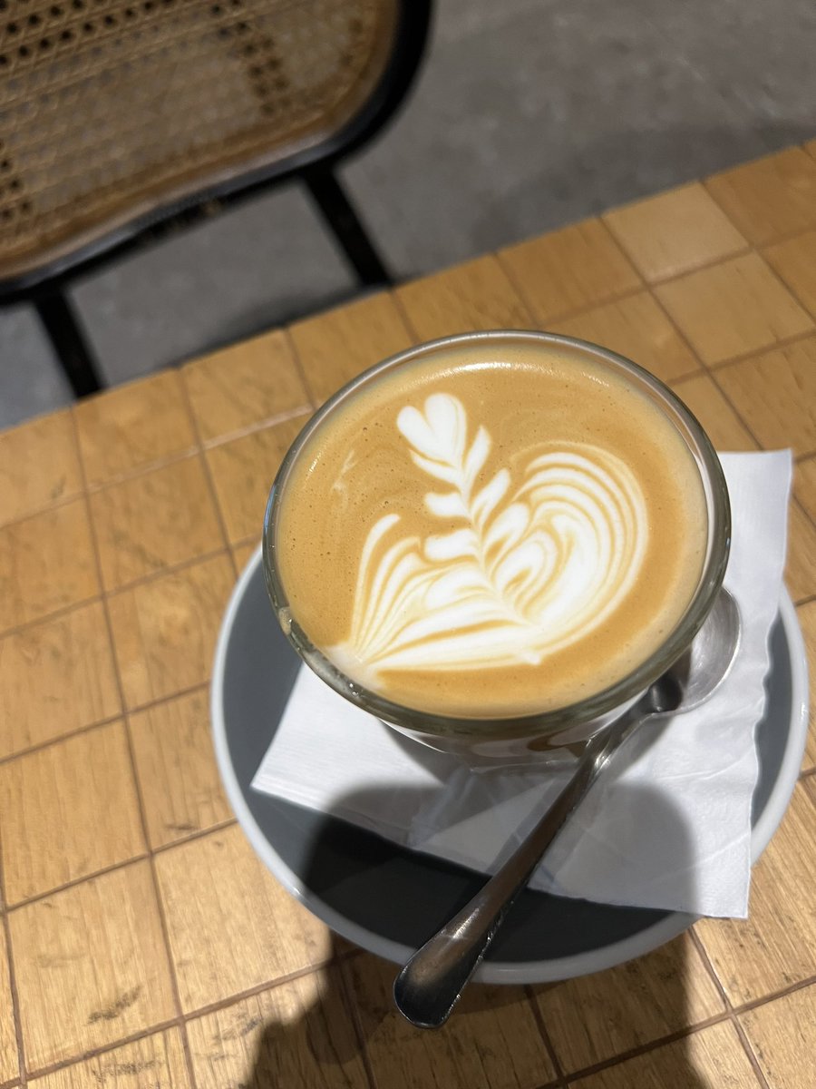 efenerr's tweet photo. sore ini nge-magic di Nitro, beansnya pakai Ethiopia

 notesnya agak jadi ada aroma kelapanya dan nutty

baristanya Mas @Agungputum ga maen-maen emang 👍 https://t.co/SaHKV2QmOj