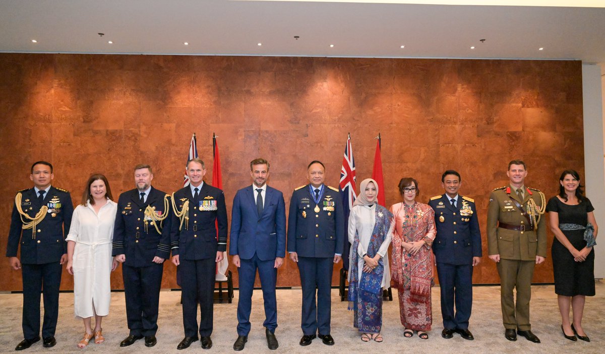 DubesAustralia's tweet image. Congratulations Air Chief Marshal TNI Fadjar Prasetyo. Your appointment as an Officer within the Order of Australia is an honour which reflects your dedication and contribution to the Australian and Indonesian defence relationship. #StrongerTogether.