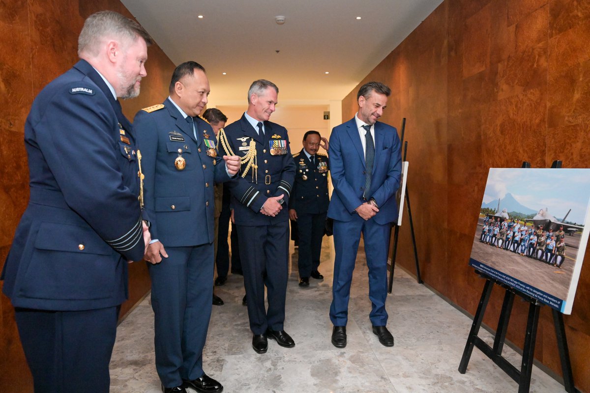 DubesAustralia's tweet image. Congratulations Air Chief Marshal TNI Fadjar Prasetyo. Your appointment as an Officer within the Order of Australia is an honour which reflects your dedication and contribution to the Australian and Indonesian defence relationship. #StrongerTogether.