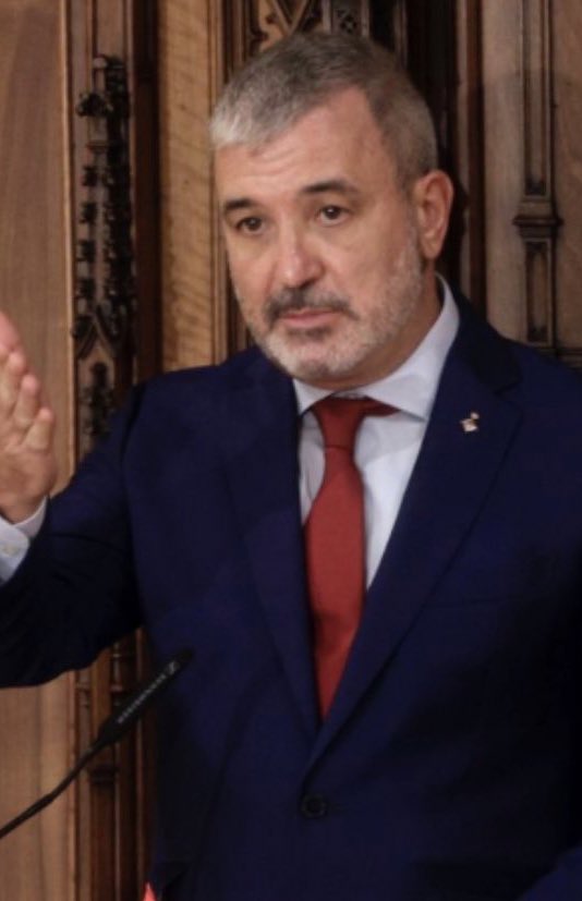 💰COLLBONI, AL SERVEI DELS ESPECULADORS

El PSC amb la seva estratègia com a facilitador dels grans poders econòmics: augmenta els allotjaments turístics i expulsa la classe treballadora a través del Pla Endreça.

Però es toparan amb una Ciutat Vella organitzada 👊