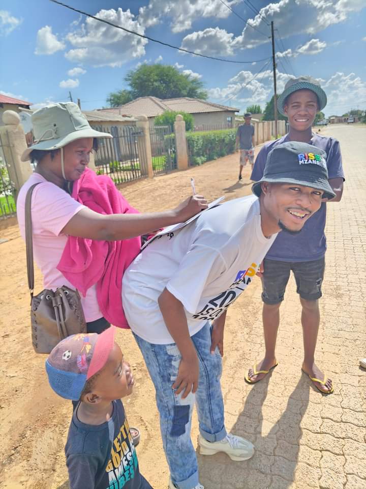 KagisoMonyadiwa's tweet photo. RISE Mzansi in Bloemhof, Lekwa-Teemane Subregion of Dr. Ruth Segomotsi Mompati in the North West Province.
#2024isour1994 #RISEMzansi #RegisterToVoteRISEMzansi #The3rdWay πΏπ¦ https://t.co/9Ekkyn0gA4
