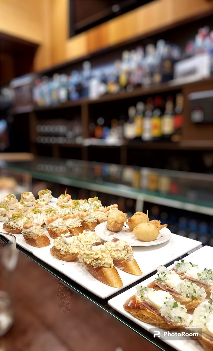 laespiga_ss's tweet photo. ¿Y si quedamos en #LAESPIGA después del trabajo? 👌
Es #Lunes y hay que darse alguna alegría.😆
¡Feliz comienzo de semana a tod@s!
https://t.co/9ct49bHH8e
#GranBar #SanSebastián #Pintxos #Gastronomía #Donostia #AfterWork #BasqueGastronomy #Foodies https://t.co/4XJQhLdmnQ