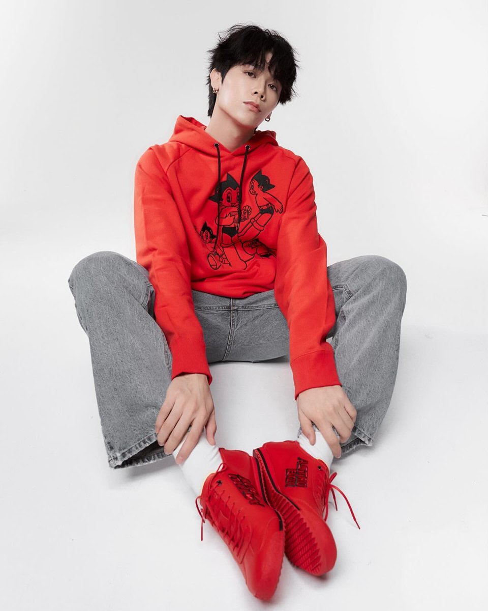 iam_geeeeeeee's tweet photo. พี่พีทกับ Onitsukatiger 
Celebrating 75th Anniversary of Onitsuka Tiger in Collaboration with ASTRO BOY

@OnitsukaTiger 
#OnitsukaTiger #OnitsukaTiger75th
#PromptCommunication

#Peatwasu #CaptainPeat https://t.co/DWbvbRqfBG