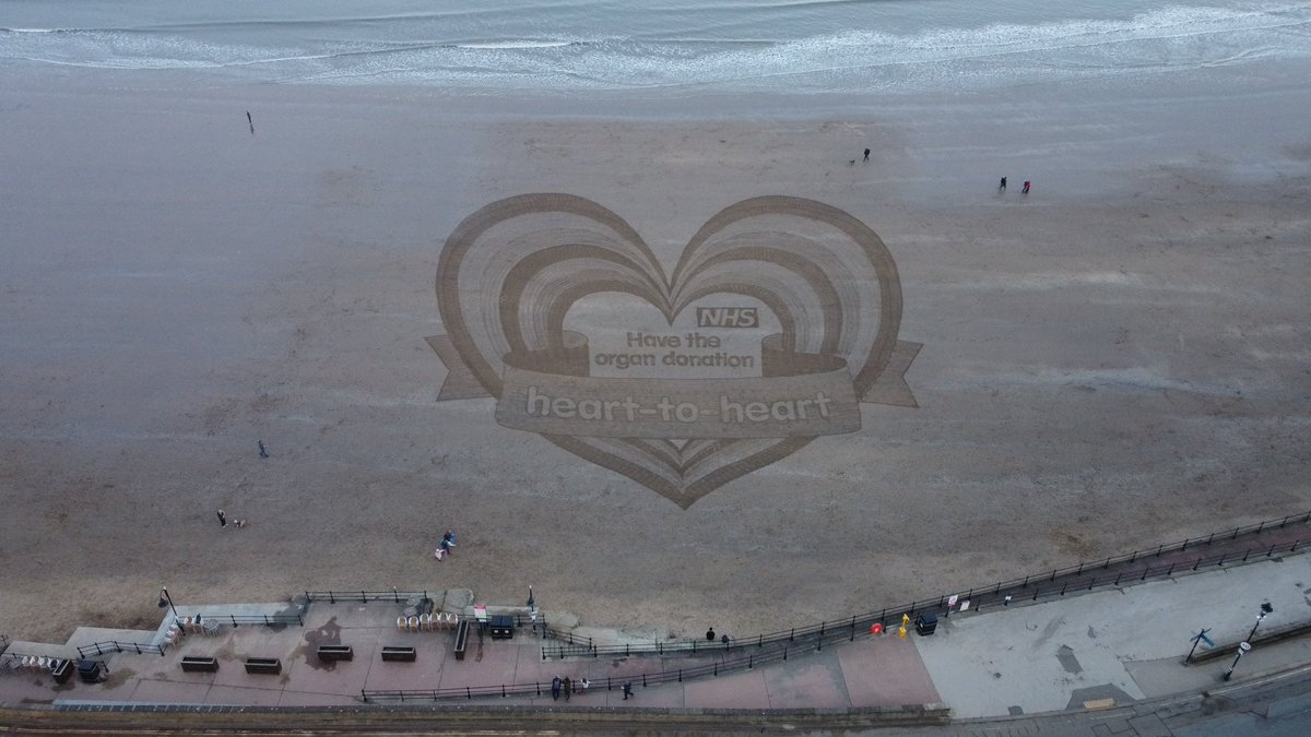 Some amazing sand art appeared on Scarborough South Bay on Saturday thanks to Fred, Lizzie and Tim. They are raising the profile of organ donation asking people to register their decision and talk to others about it. Register your decision here ➡️ organdonation.nhs.uk/register-your-…