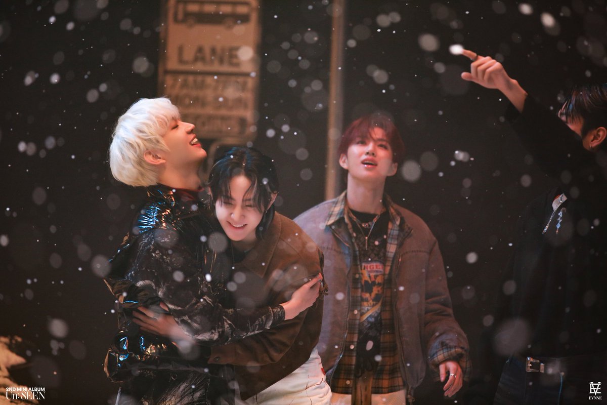 JIHOOINA's tweet photo. 240205 | Behind the Scenes MV

(2/3) 🔗 https://t.co/fXI8ZOhTrg

#EVNNE #이븐
#박지후 #PARKJIHOO https://t.co/e8ihY2rrbT