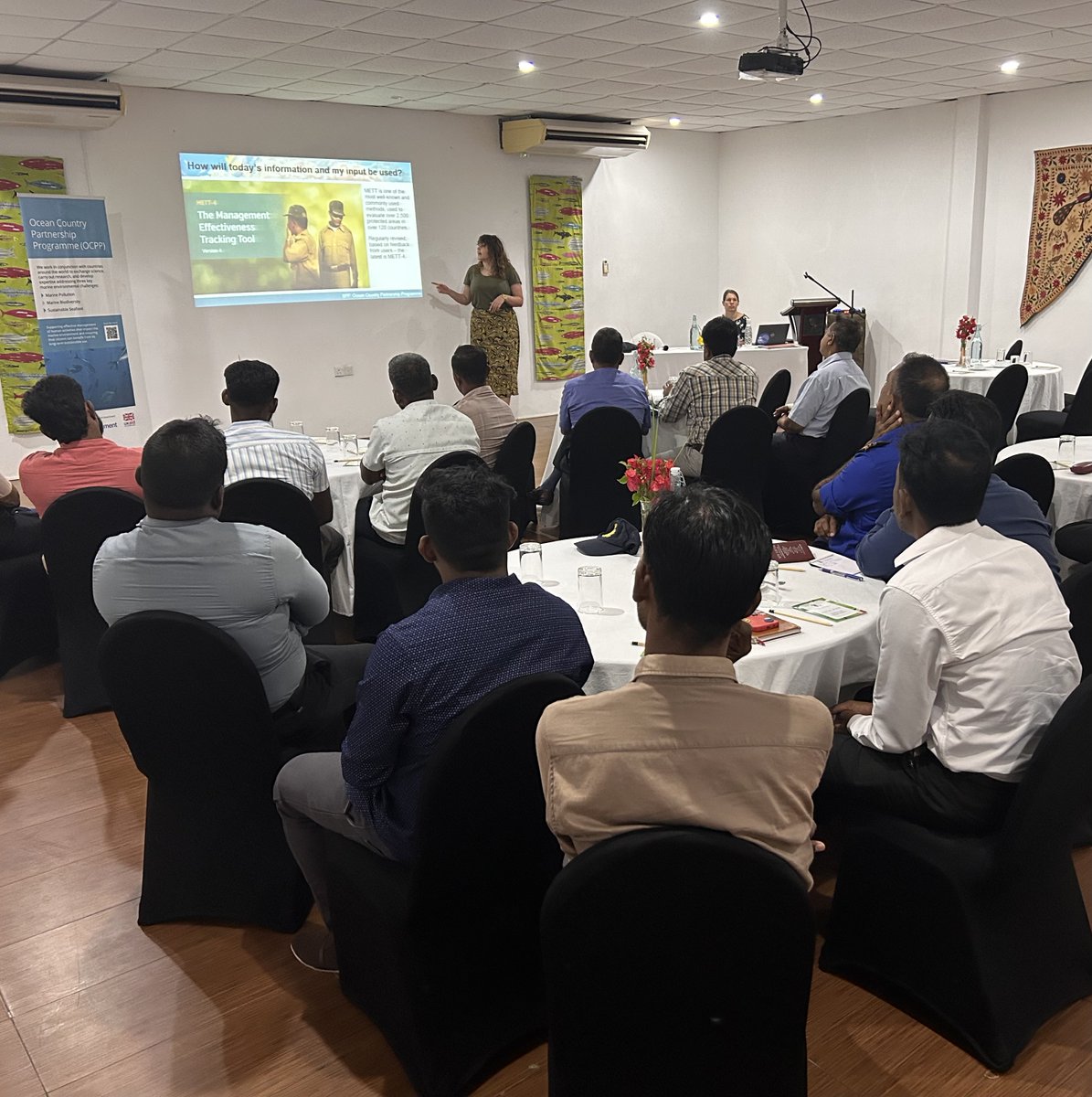 The @DefraGovUK funded Ocean Country Partnership Programme marine biodiversity team have been running workshops with @blue_resources & the Dept of Wildlife Conservation to gather government & local stakeholder input on five 🇱🇰 Sri Lankan #MarineProtectedAreas #BluePlanetFund 🧵