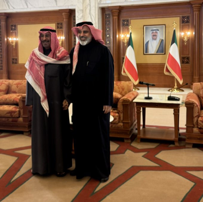 بعد ساعتين من اللقاء مع سمو رئيس مجلس الوزراء الشيخ د.محمد صباح السالم الصباح .. خرجت بنتيجة واحدة :<a href="/tag/%D8%B3%D9%84%D8%B7%D9%86%D8%A9_%D8%B9%D9%85%D8%A7%D9%86"class="tags"><span>#سلطنة_عمان</span></a>