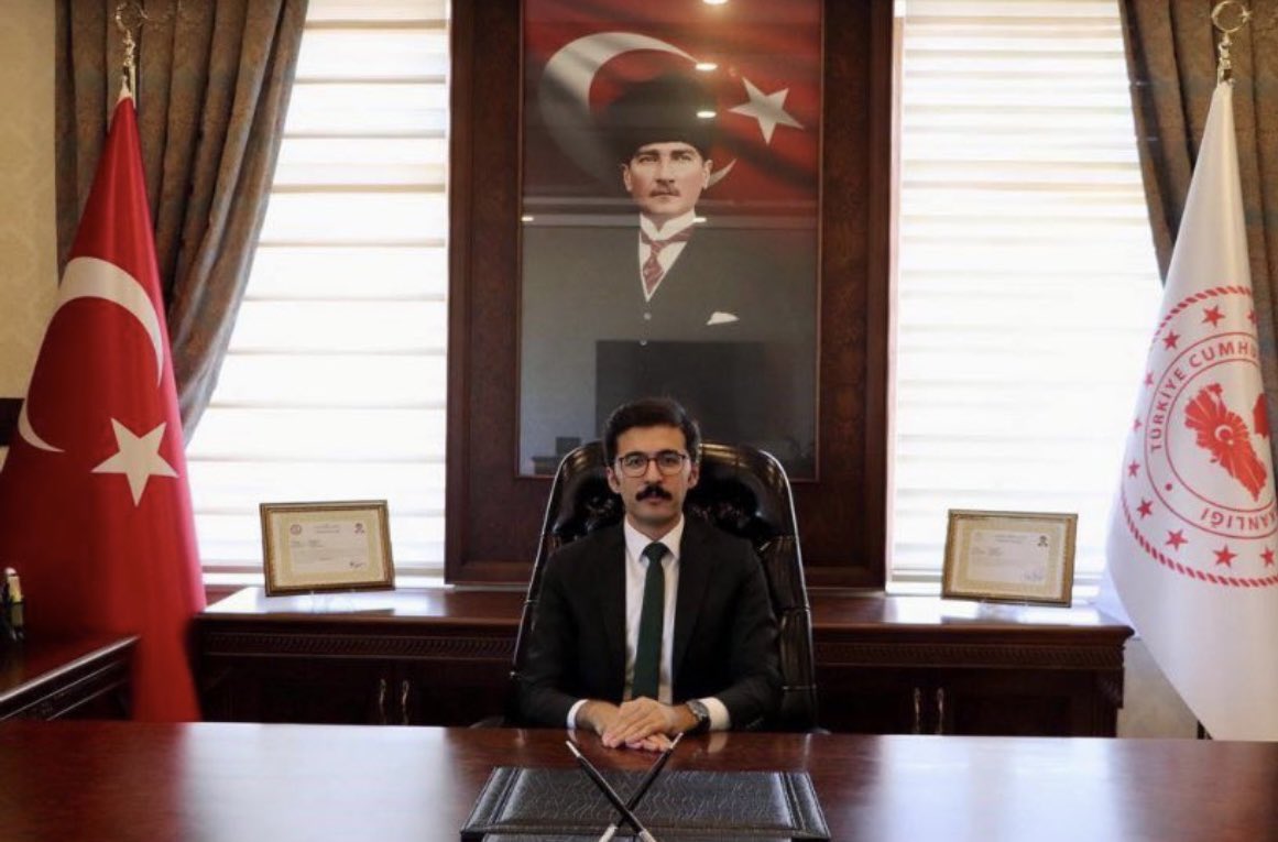 Kıymetli dönem arkadaşım, kardeşim Ekinözü Kaymakamı Mesut Coşkun’un vefat haberini büyük bir üzüntüyle öğrendim. Ailesine, yakınlarına, tüm dostlarına sabırlar diliyorum.

Başımız sağ olsun.