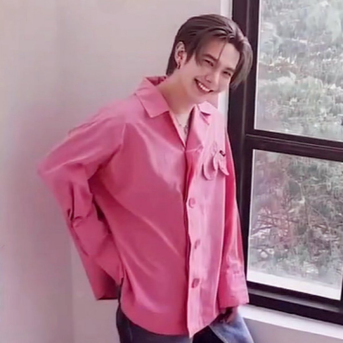 Pỉ ngạn hồng, làm chồng em nha 

I vote <a href="/JakeB4rever/">BIU.</a> 

#NETIZENSREPORT #BuildJakapan for Most Handsome Man Alive #MHMA2024 #MHMA2024BuildJakapan <a href="/thenreport/">The Netizens Choice Magazine</a>