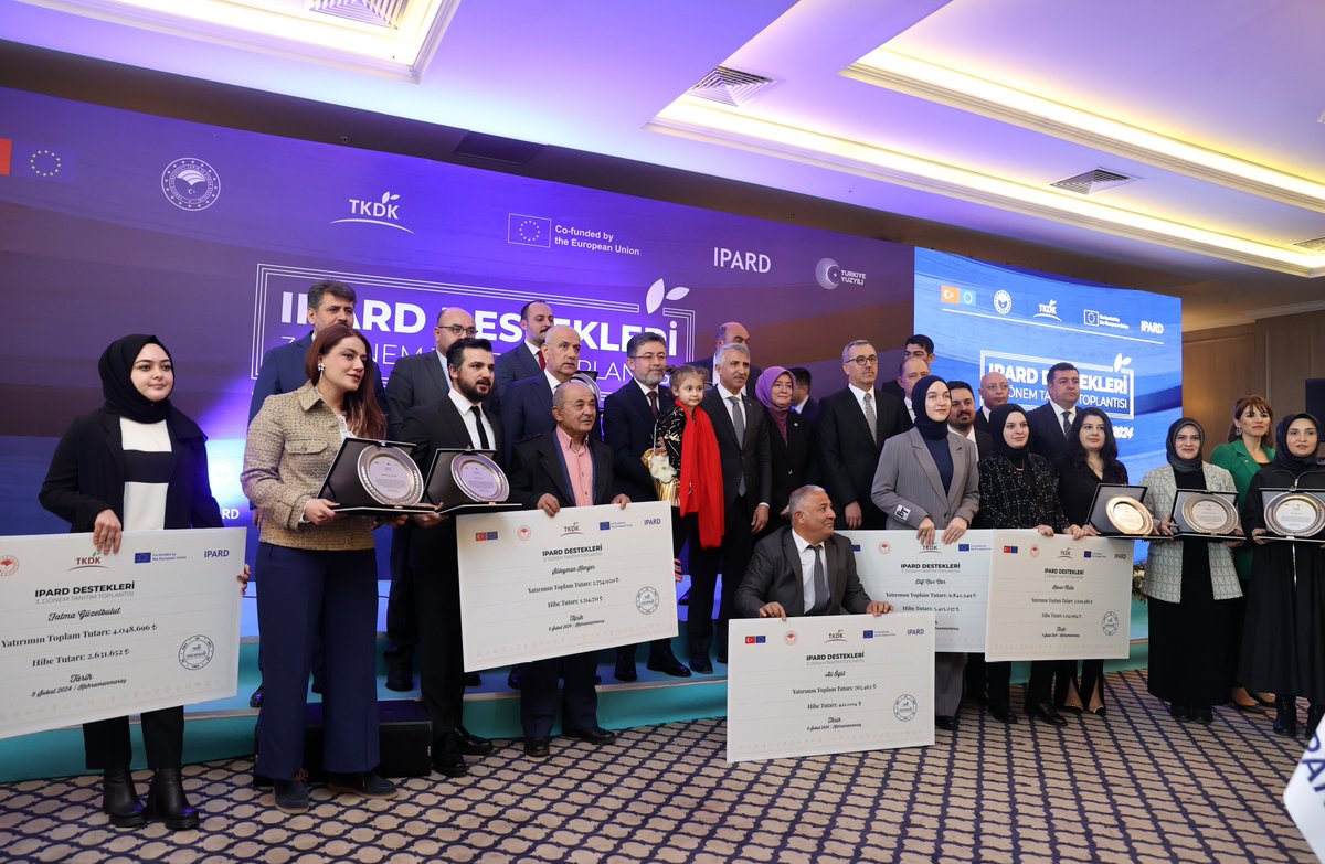 Tarım ve Orman Bakanımız Sn. İbrahim Yumaklı'nın teşrifleriyle 'IPARD Destekleri 3. Dönem Tanıtım Toplantısı'nı; Tarım, Orman ve Köyişleri Komisyon Başkanımız Sn. Prof. Dr. Vahit Kirişci, Valimiz, Milletvekillerimiz ve hemşehrilerimizin katılımlarıyla gerçekleştirdik.💳 #TKDK…