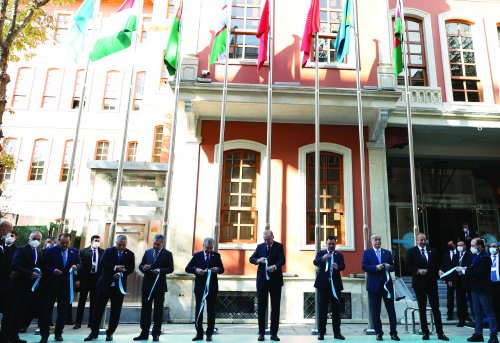 InsightTurkey's tweet photo. ✍️In his commentary, @omerkocaman discusses the establishment of the Organization of #Turkic States, its institutionalization, and its role in regional and international politics.
#TURKTIME #OTS
https://t.co/WdjLAQCSyW https://t.co/7I0h4SNXbE