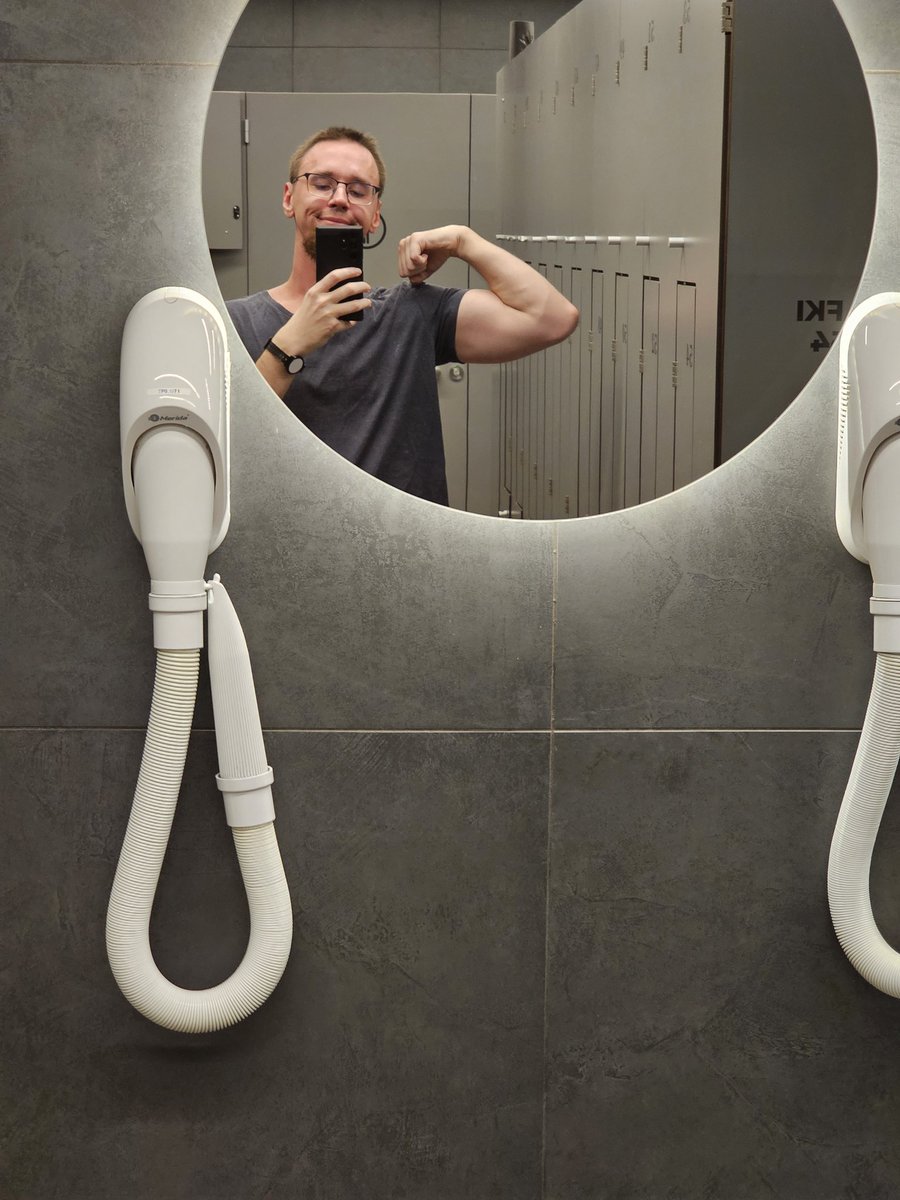 Nervarien tweet media