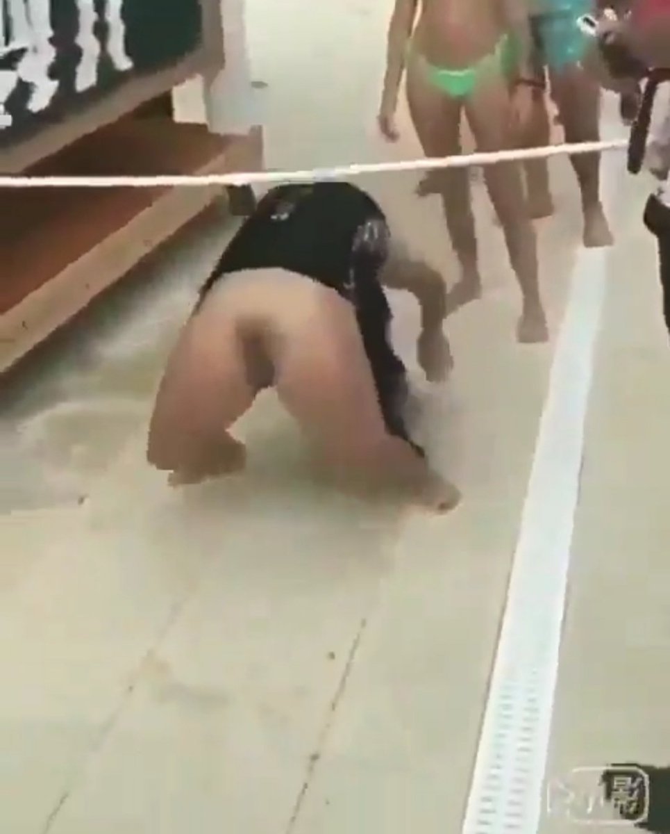 I can't believe she accept the challenge with that type of cloths

Check thread for video